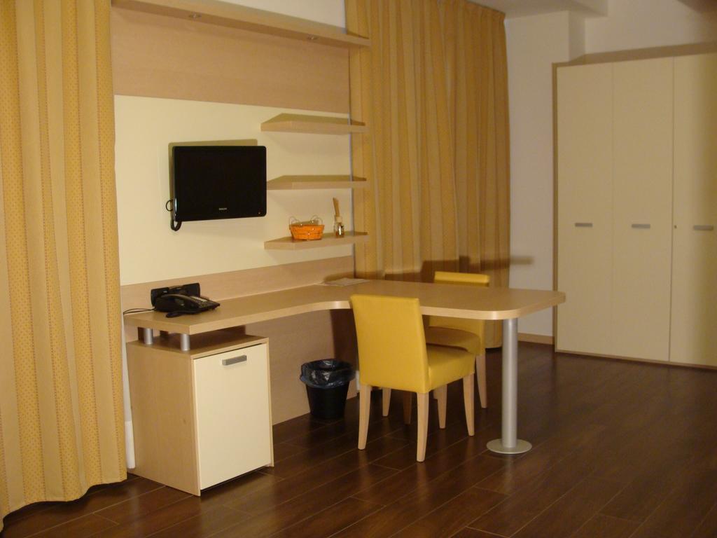 Groane Hotel Residence Cesano Maderno Pokoj fotografie